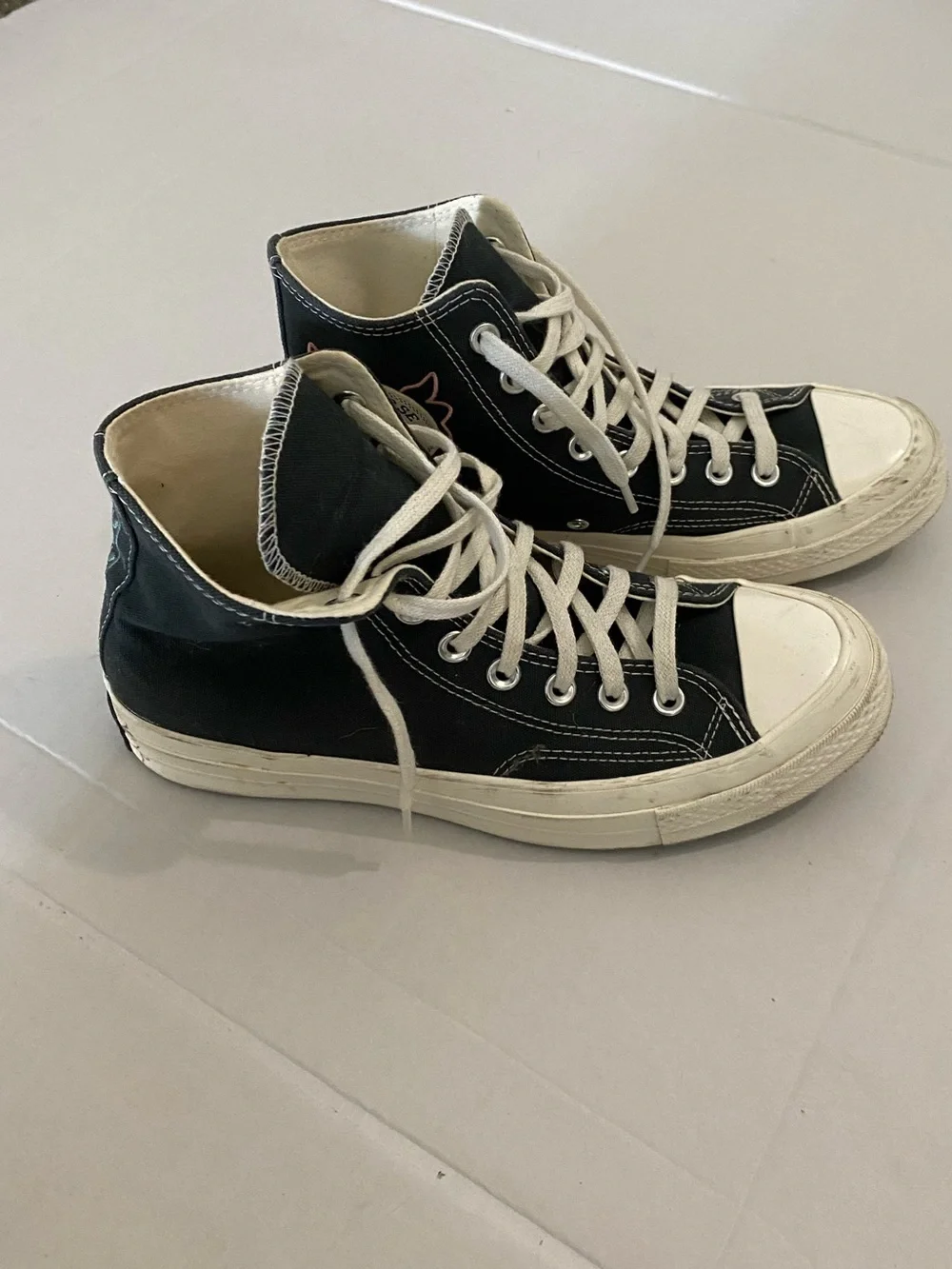 Classic Black High-Top Canvas Sneakers with White Soles Women’s 10 Roses - Picture 2 of 7